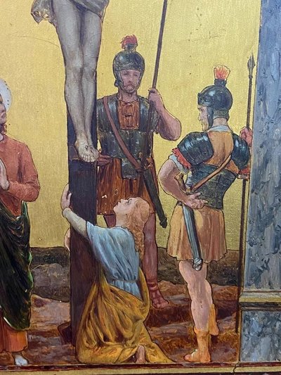 Großes Triptychon Nussbaum geschnitzt Neogotischer Stil Kreuzigung Christus Berg Golgatha