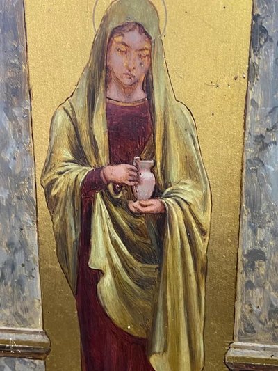 Großes Triptychon Nussbaum geschnitzt Neogotischer Stil Kreuzigung Christus Berg Golgatha