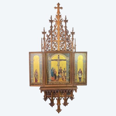 Großes Triptychon Nussbaum geschnitzt Neogotischer Stil Kreuzigung Christus Berg Golgatha