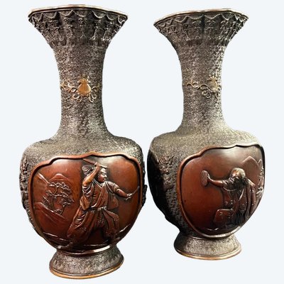 Grande paire de vases XIXe en bronze décor au samouraï et au dragon Japon Meiji
