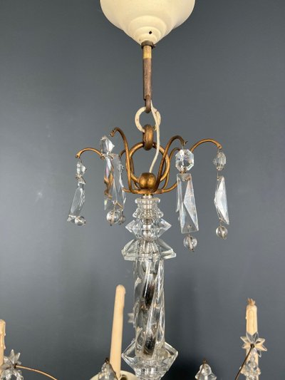 Chandelier in eggshell lacquered sheet metal and gilded metal, decorated with star-shaped cut crystals