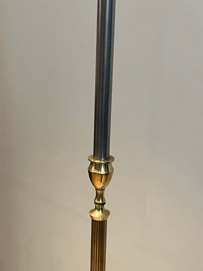 Lampada da terra in ottone in stile neoclassico. Lavoro francese