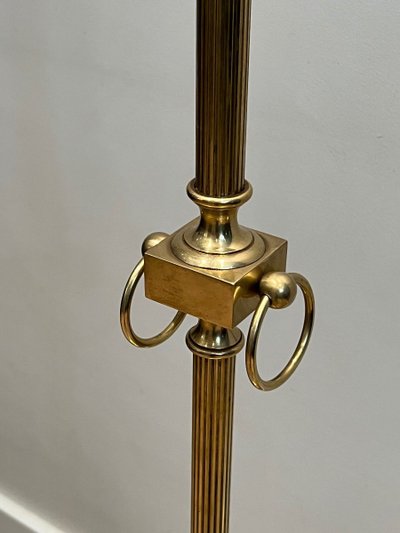 Lampada da terra in ottone in stile neoclassico. Lavoro francese