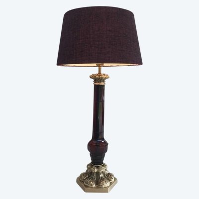 Lampada in bronzo e cristallo rosso scuro. Opera francese di De Cristal & Bronze Paris. Circa 1940