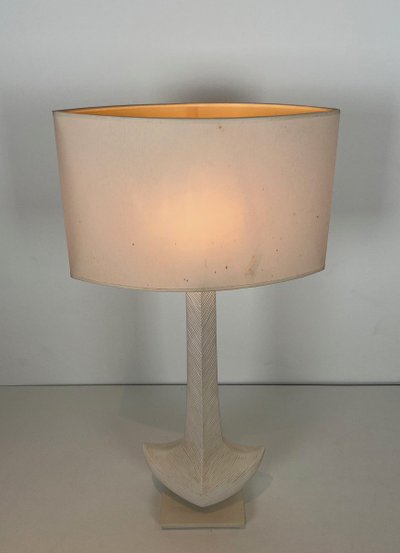 Lampada di design in ceramica bianca. Opera francese di L Drummer. Circa 1970