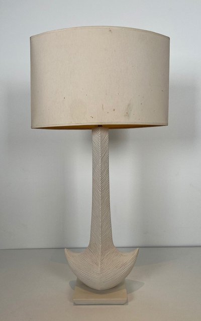 Lampada di design in ceramica bianca. Opera francese di L Drummer. Circa 1970