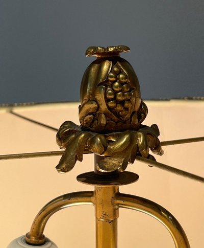 Grande Lampe En Marbre Ornée d'Une Couronne En Bronze à La Base, De Grandes Anses