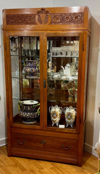 Art Nouveau showcase