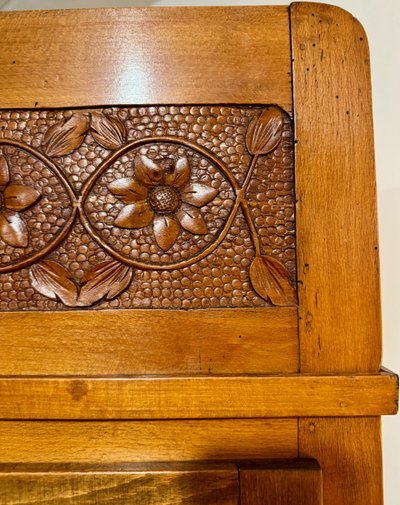 Art Nouveau showcase