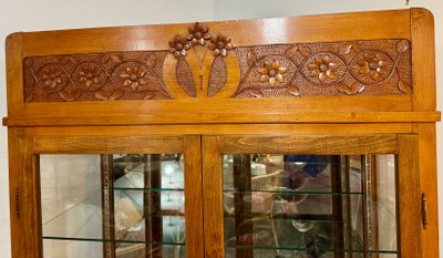 Art Nouveau showcase