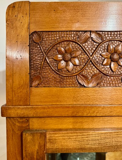 Art Nouveau showcase