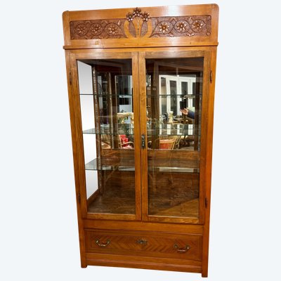 Art Nouveau showcase
