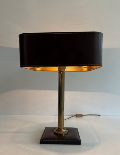 Lampe De Bureau En Cuir Marron Et Laiton. French work in the style of Jacques Adnet