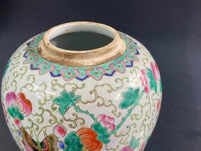 Ingwer-Topf aus China Porzellan XIX Blumen-Dekor mit Schmetterlingen