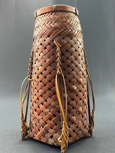 Vaso Hanakago in bambù intrecciato per Ikebana Giappone fine XIX secolo
