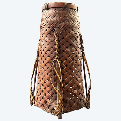 Vaso Hanakago in bambù intrecciato per Ikebana Giappone fine XIX secolo