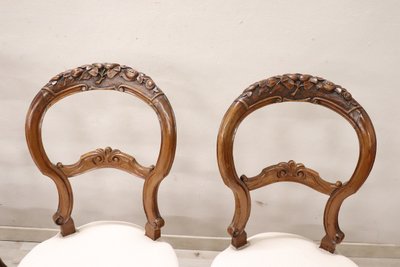 Dining Chairs in Carved Walnut, Mid-19th Century