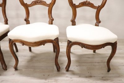 Dining Chairs in Carved Walnut, Mid-19th Century