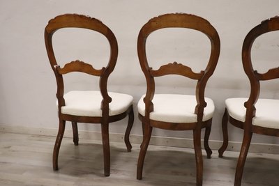 Dining Chairs in Carved Walnut, Mid-19th Century