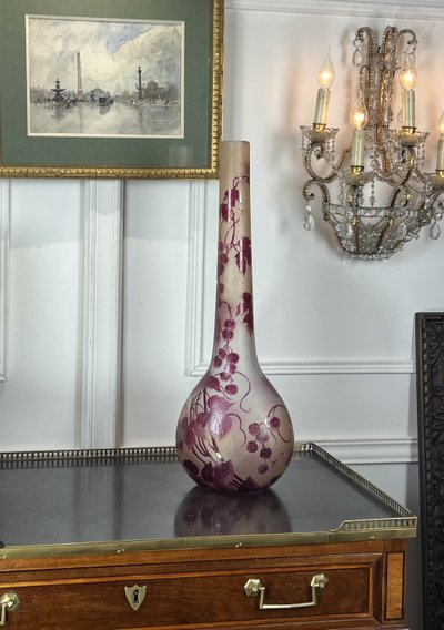 IMPORTANT OVOIDE VASE SIGNIERT LEGRAS IN GIEFERGLAS MIT MÛRIERDECK 65 CM HOCH
