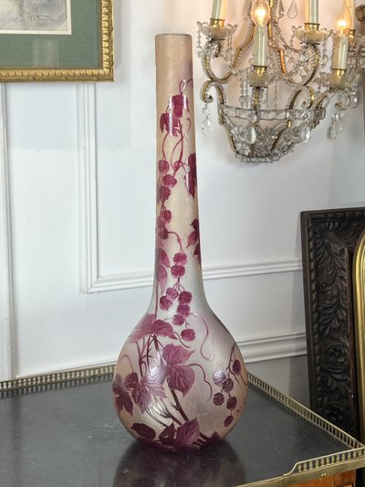 IMPORTANT OVOIDE VASE SIGNIERT LEGRAS IN GIEFERGLAS MIT MÛRIERDECK 65 CM HOCH