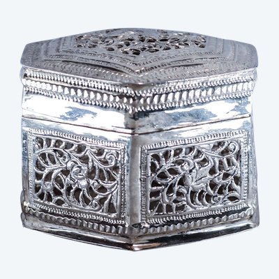 Hexagonal silver betel lime box Burma 79g