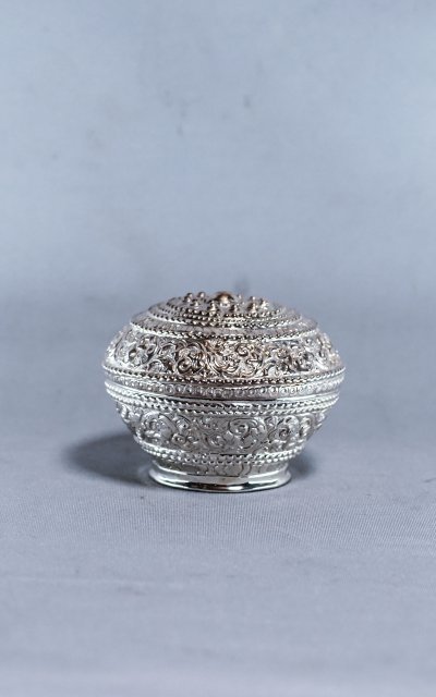 Scatola rotonda in argento betel lime Burma 60g