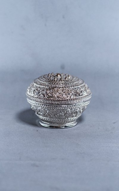 Scatola rotonda in argento betel lime Burma 60g