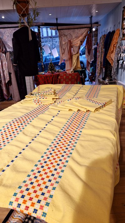 50s tablecloth and napkins