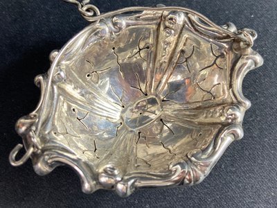 Passe-thé aus massivem Silber im Stil von Louis XV