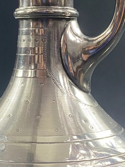 Caffettiera in argento del XIX secolo con ricca decorazione guilloché di Napoleone III