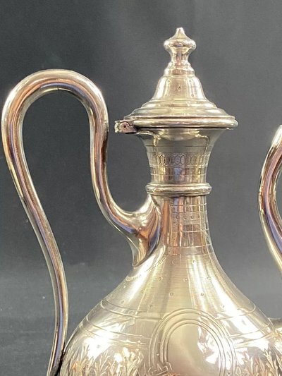 Caffettiera in argento del XIX secolo con ricca decorazione guilloché di Napoleone III
