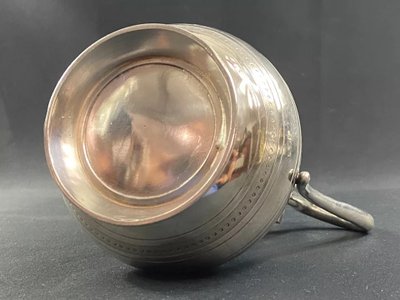 Caffettiera in argento del XIX secolo con ricca decorazione guilloché di Napoleone III