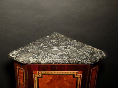 Armadio angolare d'epoca Luigi XVI