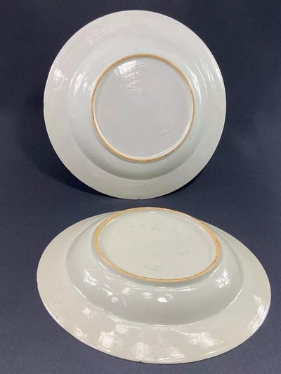 Pair of 18th century Compagnie des Indes Far East porcelain plates China