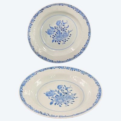 Pair of 18th century Compagnie des Indes Far East porcelain plates China