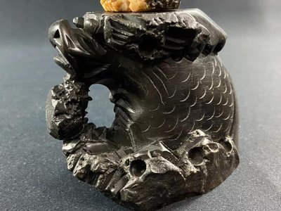 Soggetto intagliato in Pierre de Lard con figura Cina Estremo Oriente