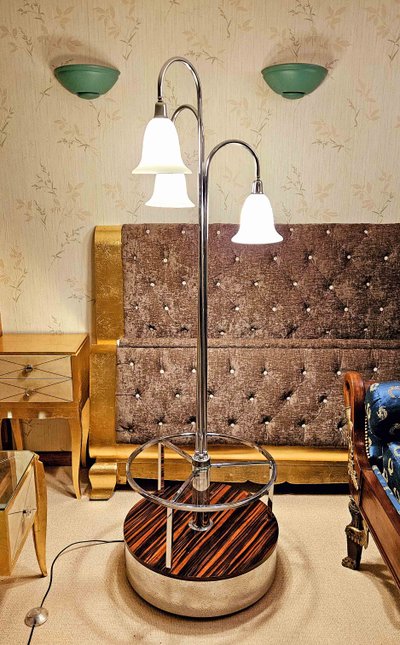 Luminaire Forming Pedestal Table, Italian Design 1960