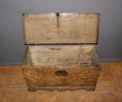 Petit Coffre De Montagne En Mélèze Fin XVIII 