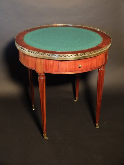 Table bouillotte et son bouchon d'époque Louis XVI 