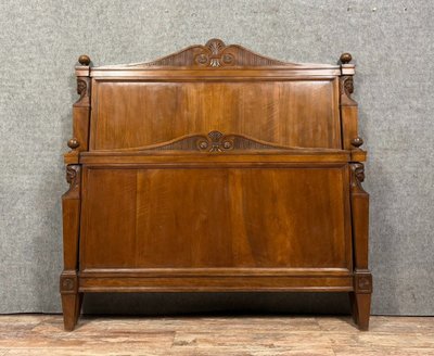Bed stamped Bastel Empire Consulate period in walnut circa 1800