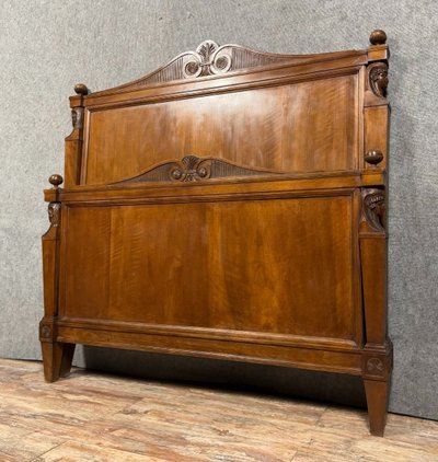 Bed stamped Bastel Empire Consulate period in walnut circa 1800