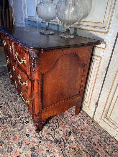 18th century Louis XV walnut crossbow chest of drawers