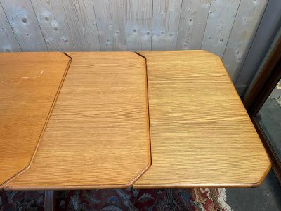 Tavolo da pranzo in rovere con prolunghe integrate