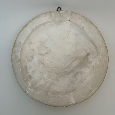 Gesso dell'atelier Charles Filleul, profilo di un uomo con basette