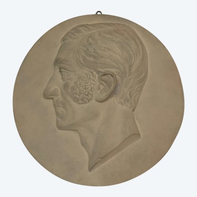 Gesso dell'atelier Charles Filleul, profilo di un uomo con basette