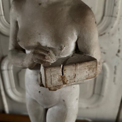 Statua in gesso da laboratorio di Charles Filleul soggetto femminile in scatola del XX secolo