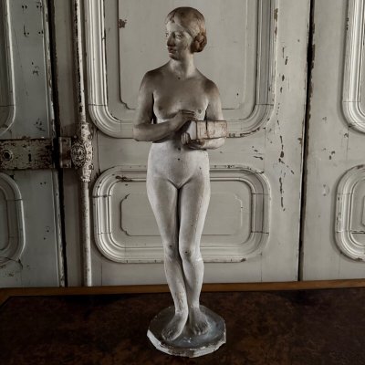 Statua in gesso da laboratorio di Charles Filleul soggetto femminile in scatola del XX secolo
