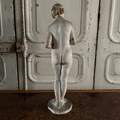 Statua in gesso da laboratorio di Charles Filleul soggetto femminile in scatola del XX secolo
