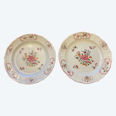 Schönes Paar alter Porzellanteller von Cie des Inde, China um 1775/1780